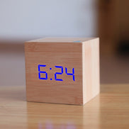 Digitaler LED-Wecker mit Anzeige
