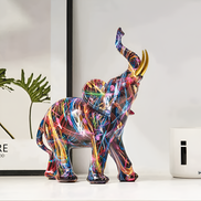 Eleva Skulptur – Farbige Elefantenfigur aus Kunstharz
