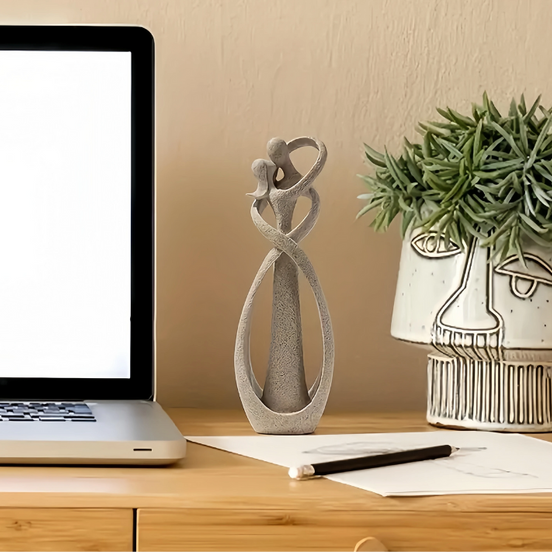 Ewige Umarmung – Zeitloses Kunstwerk für Eleganz und Stil 1