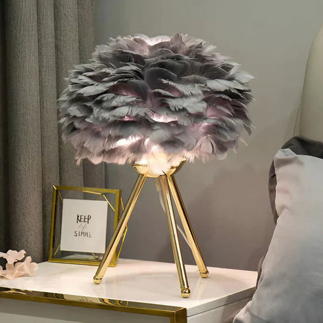 Fevoria Tischleuchte mit Federdesign – LED Lampe für dekorative Innenbeleuchtung