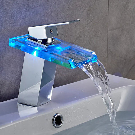 AquaLume Cascade – LED-Wasserhahn mit Wasserfall-Auslauf