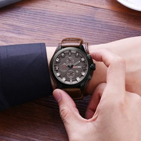 Herren Armbanduhr mit Lederarmband und Quarzwerk
