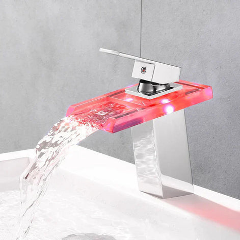 AquaLume Cascade – LED-Wasserhahn mit Wasserfall-Auslauf