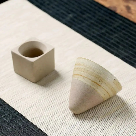Handgefertigte Kegelförmige Espressotasse – Elegantes Japanisches Design für Genuss 7