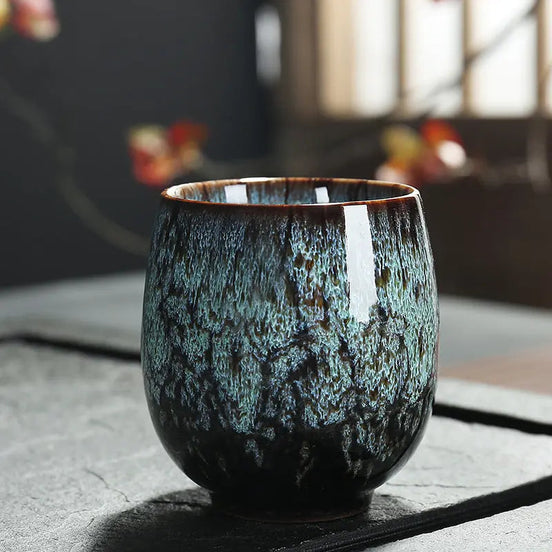 Handgefertigte Teetasse aus Keramik