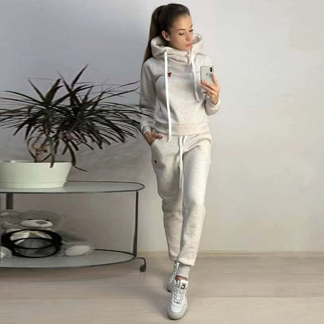 Damen Jogginganzug 2-teilig mit Hoodie und Hose – Velanessa
