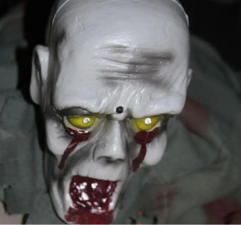 Kriechender Halloween-Zombie mit LED-Augen und Sound – Dreadon