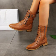 Hohe Damen Stiefel mit Schnürung, Seitenreißverschluss und Schnallendetail Calvessa