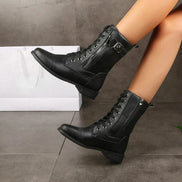 Hohe Damen Stiefel mit Schnürung, Seitenreißverschluss und Schnallendetail Calvessa