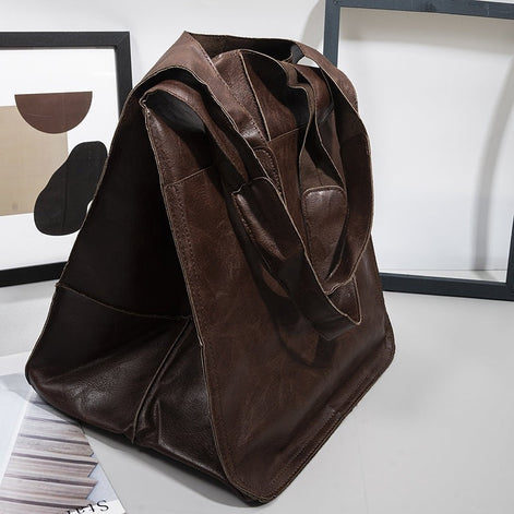 Elvara Handtasche aus Leder im Oversized Design mit mehreren Fächern und großem Innenraum