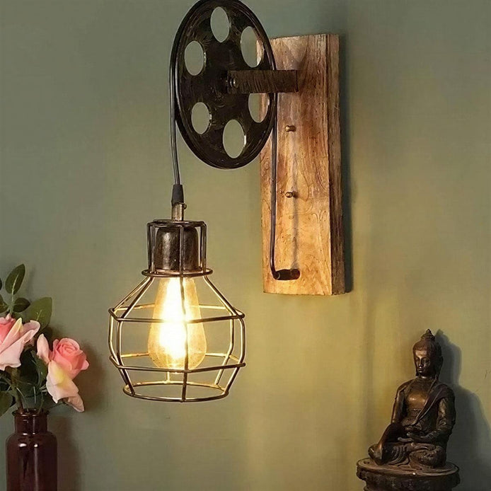 Industrielle Retro-Wandleuchte Pulvion mit Seilzug-Design