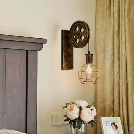 Industrielle Retro-Wandleuchte Pulvion mit Seilzug-Design