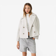 Kurze Damenjacke mit Doppelknopfleiste und langen Ärmeln