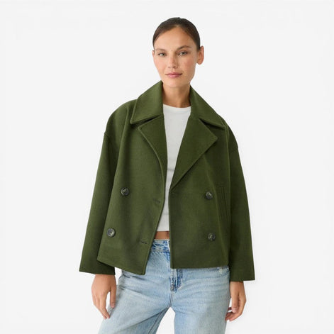 Kurze Damenjacke mit Doppelknopfleiste und langen Ärmeln