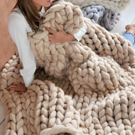 La Maille Majestueuse – Gestrickte Wohndecke für Sofa und Bett