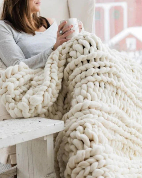 La Maille Majestueuse – Gestrickte Wohndecke für Sofa und Bett