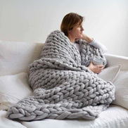 La Maille Majestueuse – Gestrickte Wohndecke für Sofa und Bett