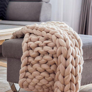 La Maille Majestueuse – Gestrickte Wohndecke für Sofa und Bett