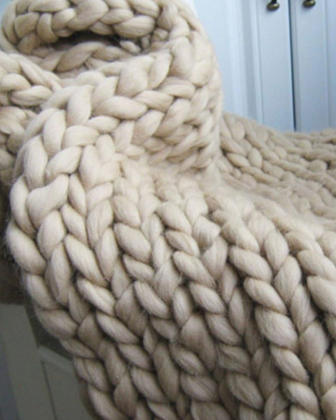 La Maille Majestueuse – Gestrickte Wohndecke für Sofa und Bett