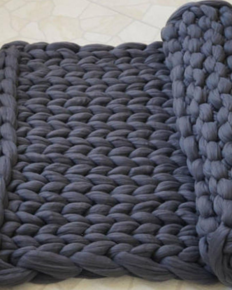 La Maille Majestueuse – Gestrickte Wohndecke für Sofa und Bett