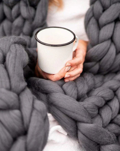 La Maille Majestueuse – Gestrickte Wohndecke für Sofa und Bett