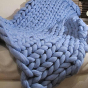 La Maille Majestueuse – Gestrickte Wohndecke für Sofa und Bett