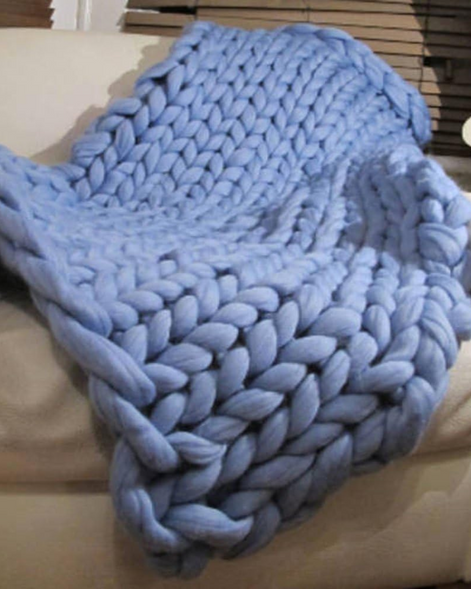 La Maille Majestueuse – Gestrickte Wohndecke für Sofa und Bett