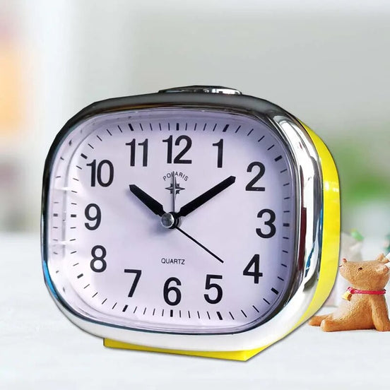 Velora Tischuhr – Tischuhr mit Quarzwerk, großem Display, Nachtlicht und Snooze-Funktion