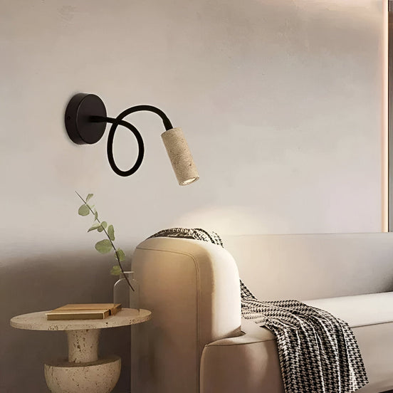 Moderne Wandleuchte aus Travertin und Metall