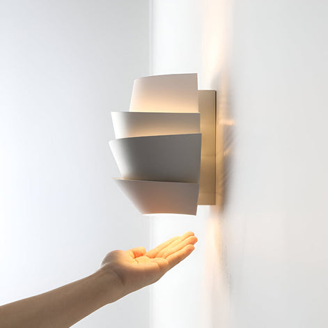 Moderne skandinavische Wandlampe Nordvex mit Doppelstrahler