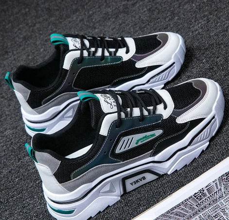 Corvex Herren-Sneaker mit Schnürung und flachem Design