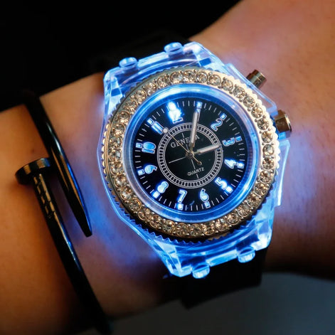 LED Watch – Armbanduhr mit Lichtfunktion und Silikonarmband