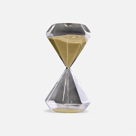 Kreative Sanduhr mit diamantinspiriertem Design für die Tischdekoration