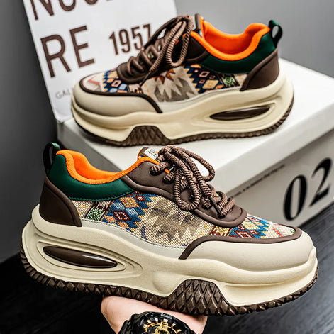 Zanvero Sneaker mit Schnürung und profilierter Gummisohle – Freizeitschuh mit gestickten Details
