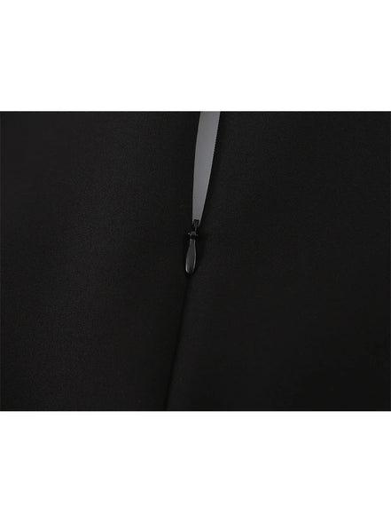 Élodine Damen Minikleid mit Kontrastdetails und Cut-out Design