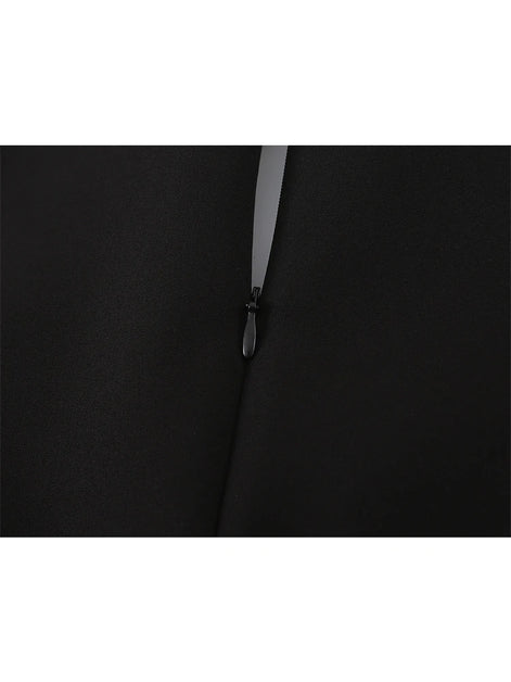 Élodine Damen Minikleid mit Kontrastdetails und Cut-out Design