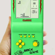 Retro Handheld Spielkonsole mit Puzzle-Spielen