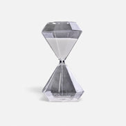 Kreative Sanduhr mit diamantinspiriertem Design für die Tischdekoration