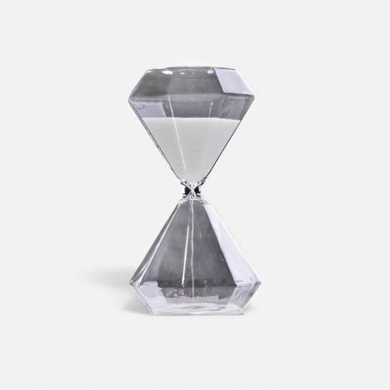 Kreative Sanduhr mit diamantinspiriertem Design für die Tischdekoration