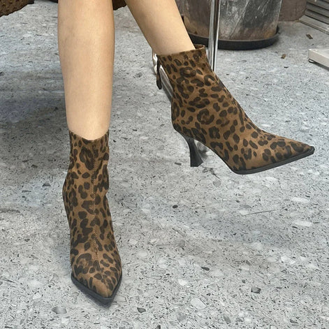 Velmora Damen Ankle Boots mit spitzer Form und hohem Absatz