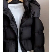Damen Winterjacke mit Kapuze und Reißverschluss – Calyra