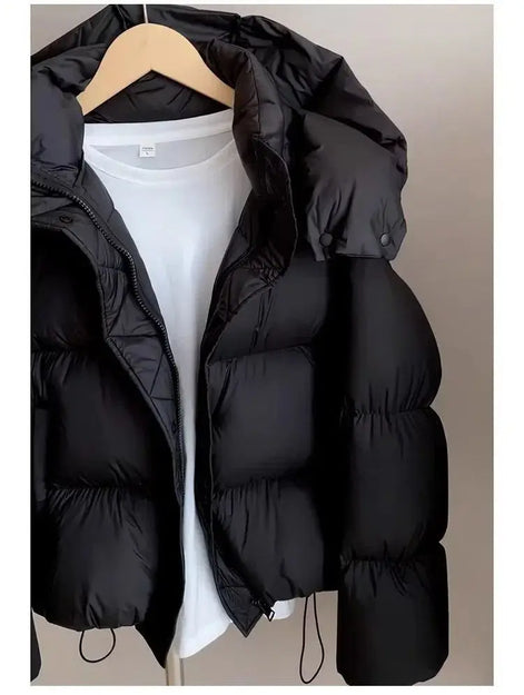 Damen Winterjacke mit Kapuze und Reißverschluss – Calyra