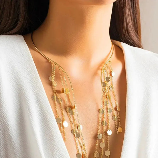Étoile Damen Halskette mit Perlendetails und Anhänger im Quastendesign