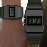 Digitale Herren-Sportuhr mit LED-Display und Kalenderfunktion – Voltrex