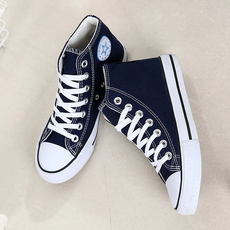 Unisex Canvas Sneakers mit Schnürverschluss und Profilsohle
