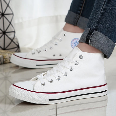 Unisex Canvas Sneakers mit Schnürverschluss und Profilsohle
