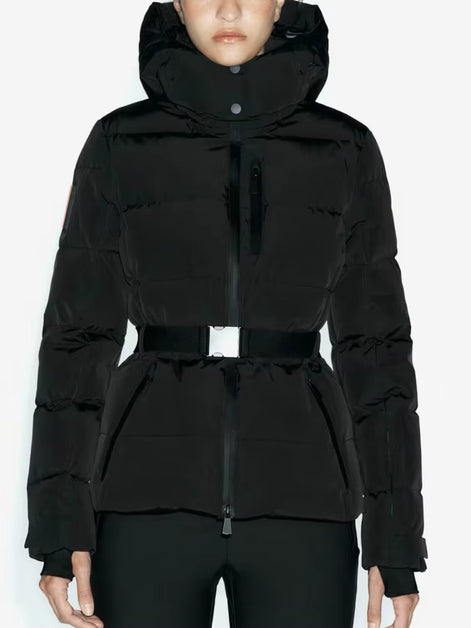 Damen Winterjacke mit Kapuze, Gürtel und wattierter Füllung – Cirella