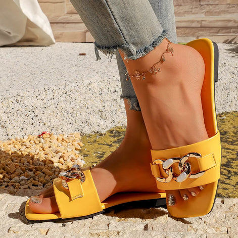 Damen-Sandalen mit Metallkette und flacher Sohle – Auréline