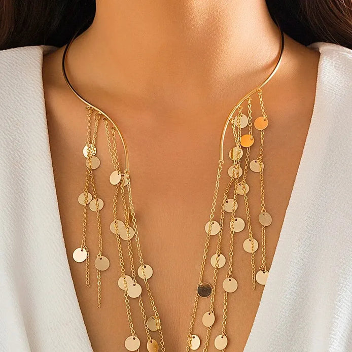 Étoile Damen Halskette mit Perlendetails und Anhänger im Quastendesign