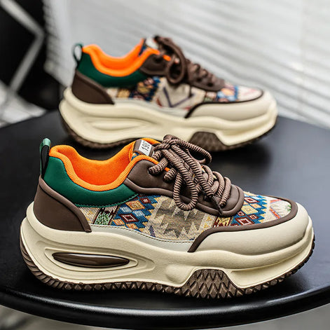 Zanvero Sneaker mit Schnürung und profilierter Gummisohle – Freizeitschuh mit gestickten Details